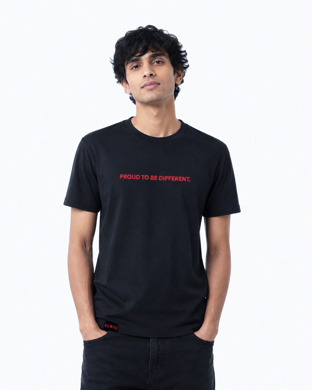 Stolz, anders zu sein T-Shirt - Schwarz